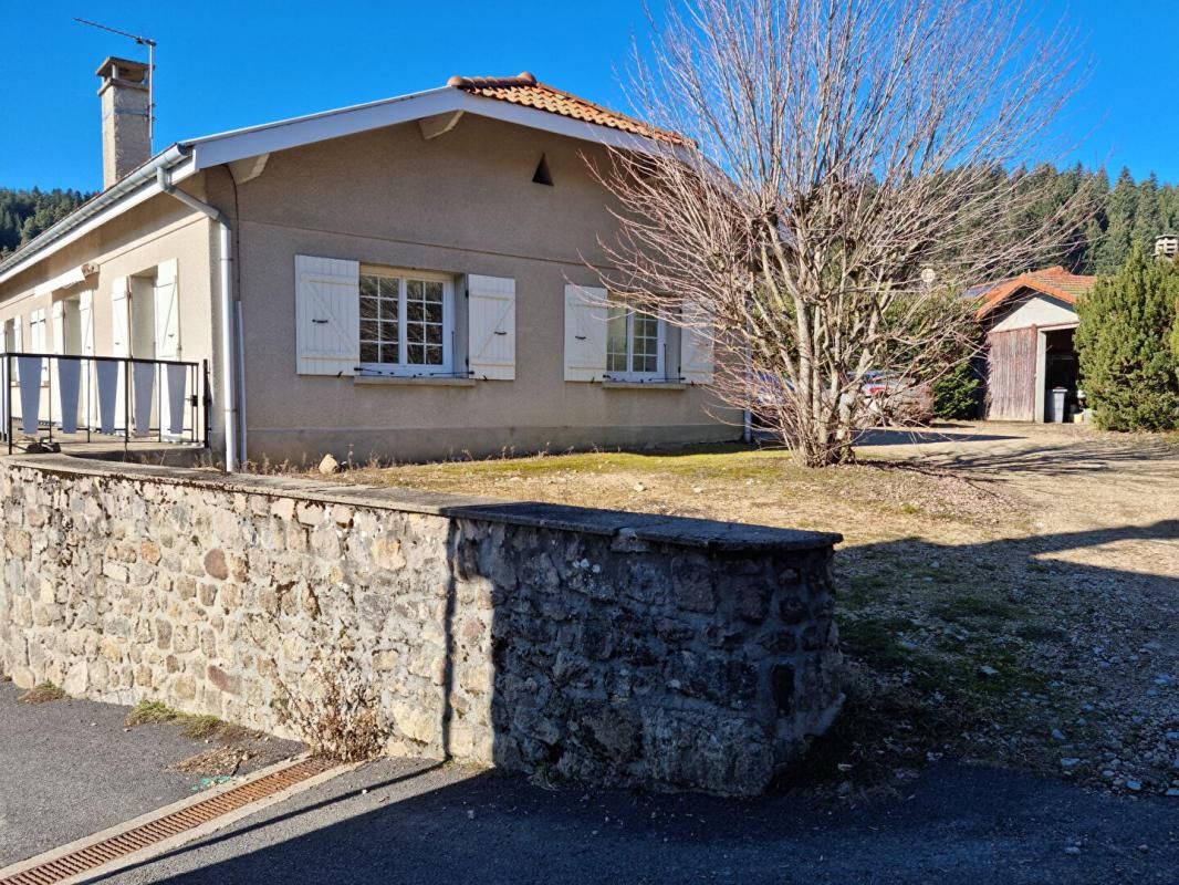 Riotord Maison Plain-pied Entrepôt Garages sur 1000m² de terrain