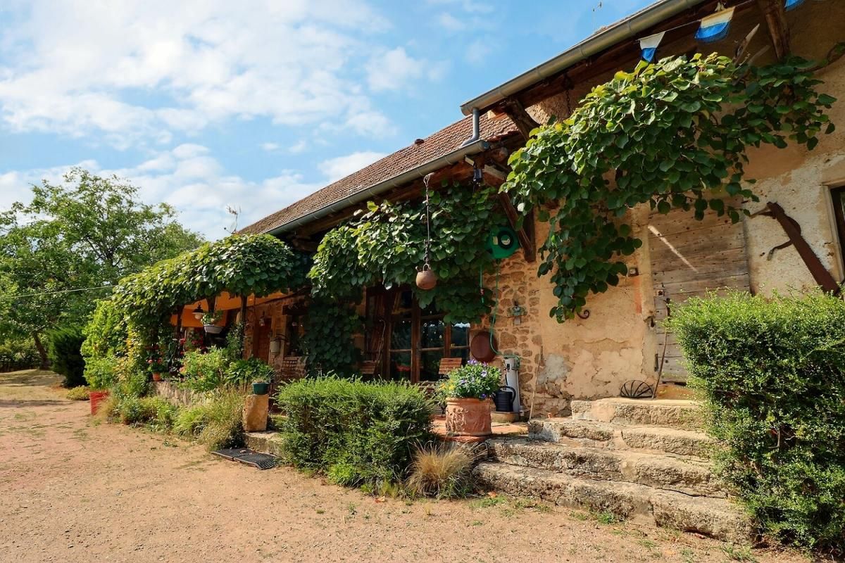 Longère traditionnelle en pierre