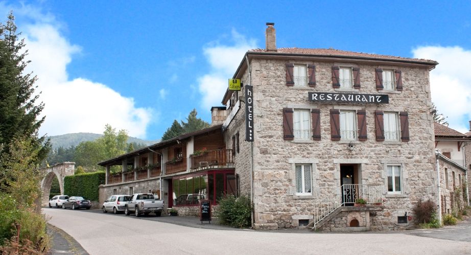 EXCLUSIVITE - CHALETS HOTEL RESTAURANT *** TRES BONNE REPUTATION