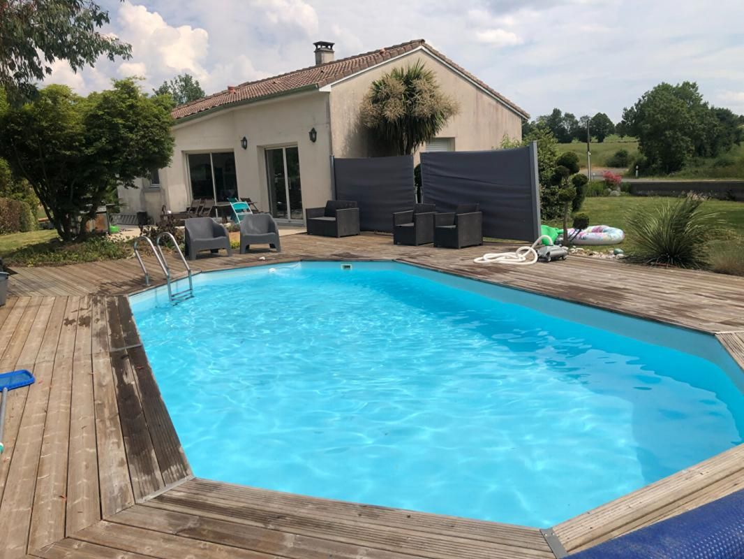 Maison Courlay  4 chambres, 127 m² ( piscine)