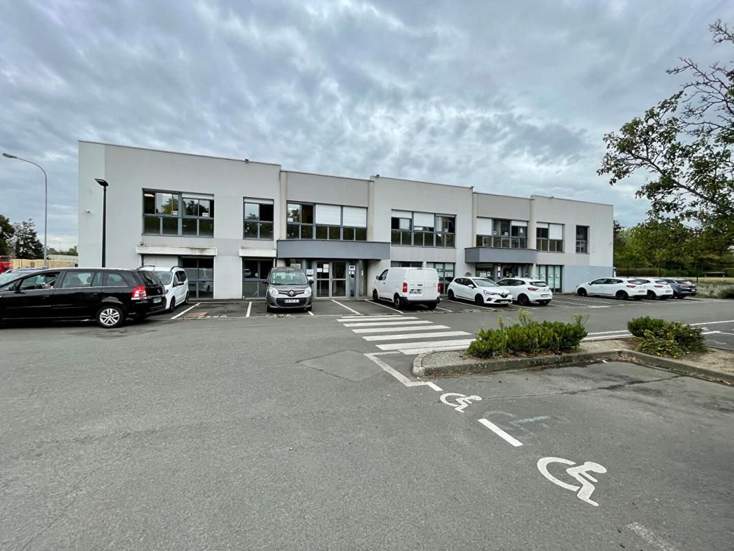 49000 ANGERS - LOCATION BUREAUX 304 M²