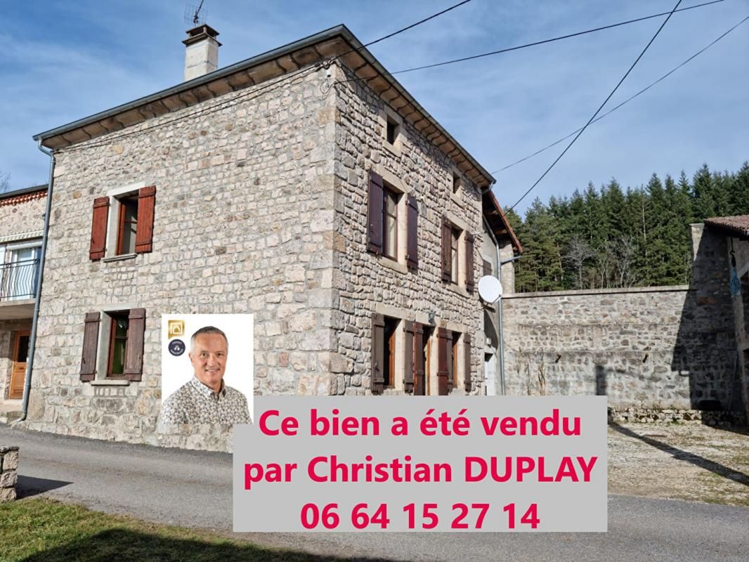 Entre Dunières 43220 et St Romain Lachalm 43620 maison pierre 126m² habitables 3/4 chambres garage sur 500m² de terrain attenant et 343m² non attenant