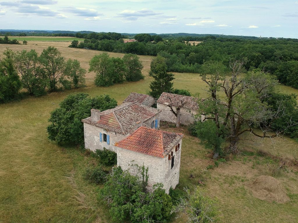 Ensemble quercynois à restaurer