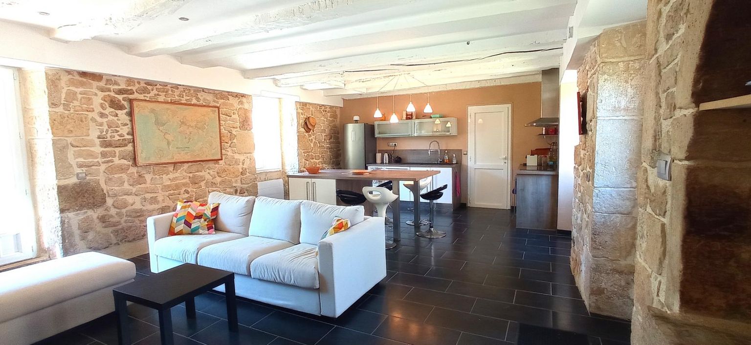 24390 Nailhac Maison en pierre 5 pièces de 160m²