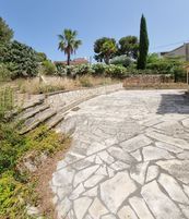 Garage et Dépendance de 61.5 m2 avec jardin, vue mer
