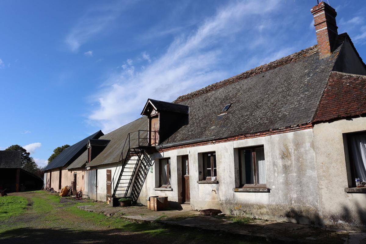 Corps de ferme à rénover sur 5 hectares