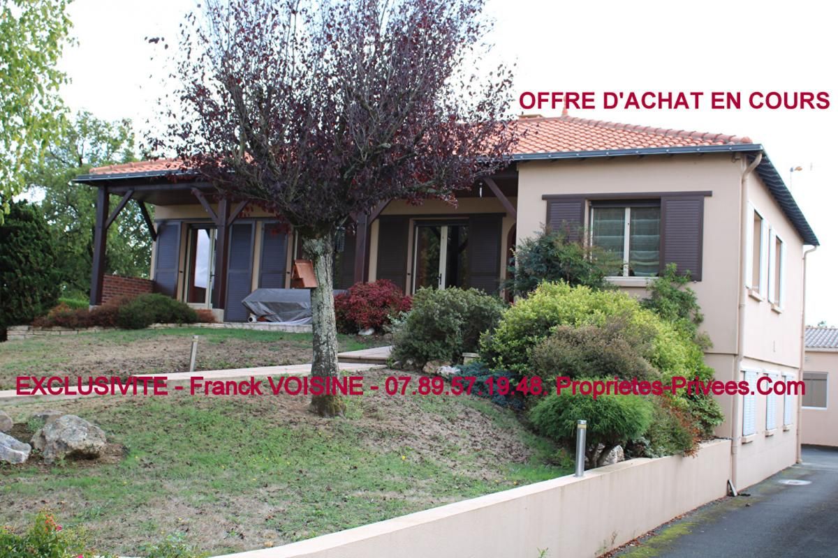 Maison Rochetrejoux 131 m2 - A VENDRE EN EXCLUSIVITE - 5 Chambres, trois garages