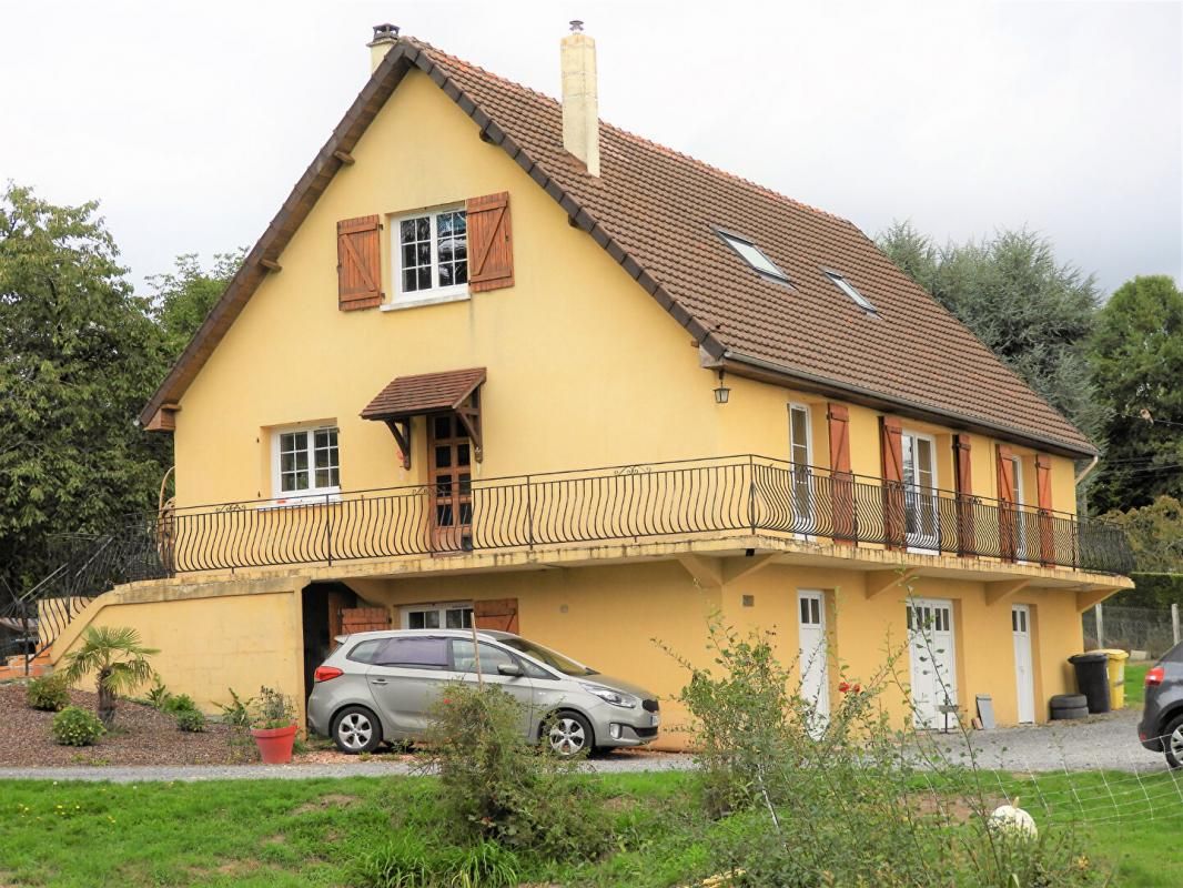14100 Lisieux  Maison avec sous-sol + Bâtiment - 380 100 Euros