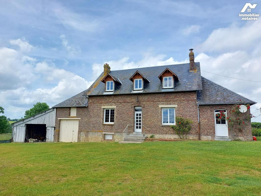 CORPS DE FERME SUR 3,6 hectares, Gournay En Bray 10 pièce(s) 165 m2  et  650 m2 de DEPENDANCES