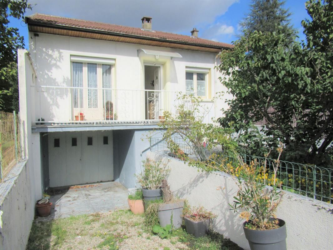 Maison proche centre de Bron sur terrain de 256 m2