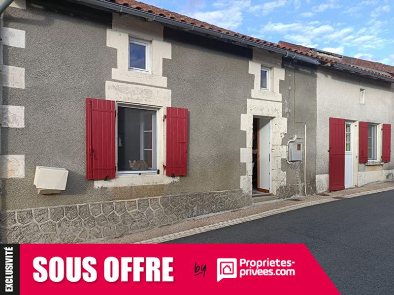 Maison rénovée de 124 m2 à Bouresse, 4 chambres, garage, jardin, cour