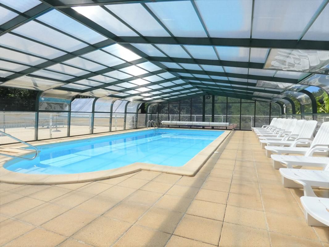 Propriété de loisirs Auriac Du Perigord 17 pièce(s) 222 m2 / Piscine 5x10 couverte