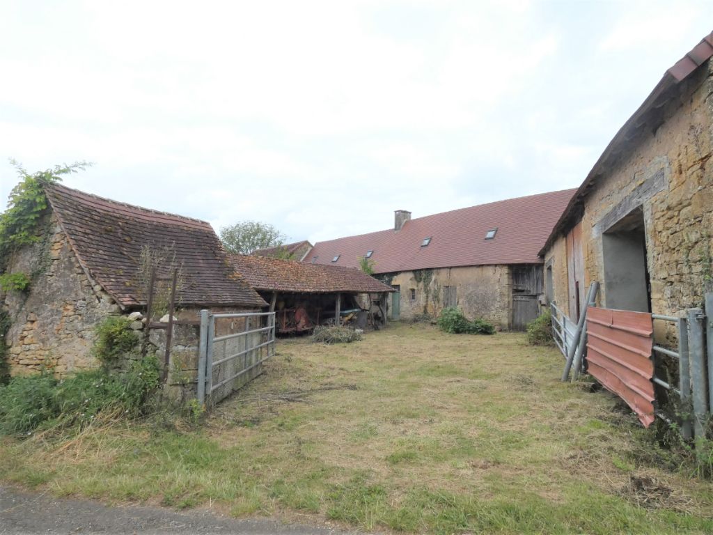 Ancien corps de ferme à rénover