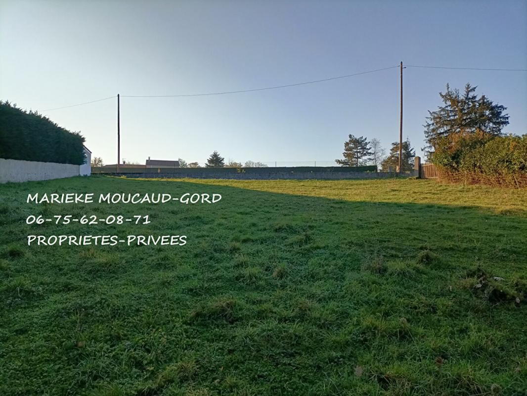 BAS-EN-BASSET Bas-en-basset centre TERRAIN constructible de 1000m² 2