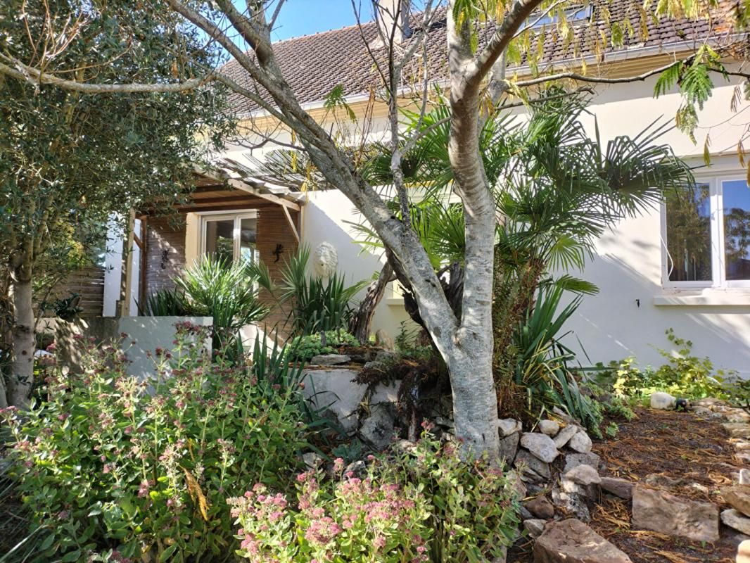 (95450) AVERNES - Maison familiale 8 pièce(s) 162 m2,  jardin de  1737m2, sous-sol total