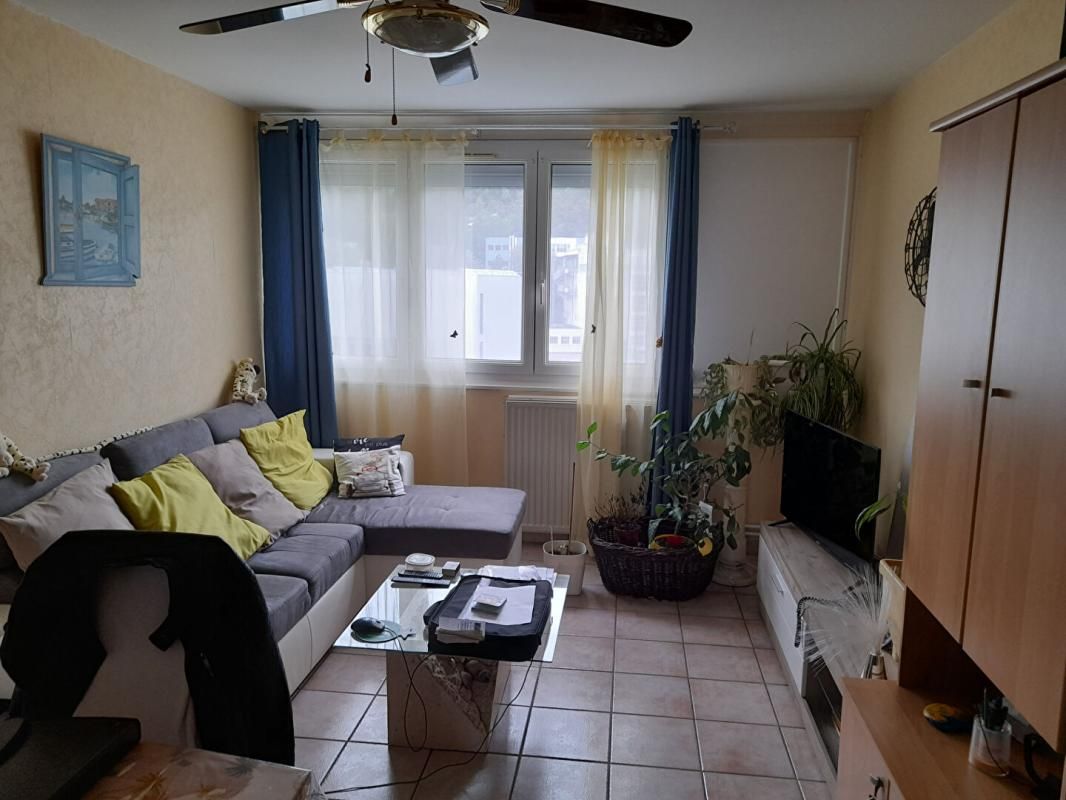 Appartement vue imprenable au dernier étage, 2 CHAMBRES ET GARAGE SECTEUR ROND POINT