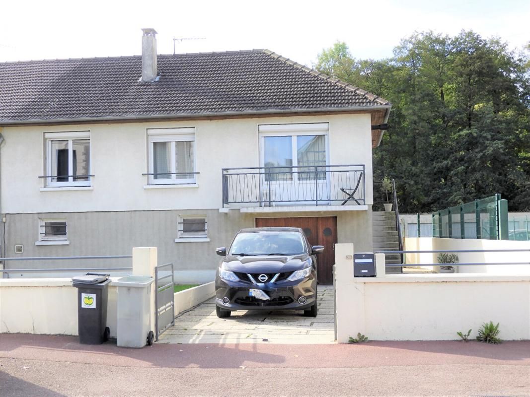 14100 Lisieux  Maison avec sous-sol complet - 184 000 Euros