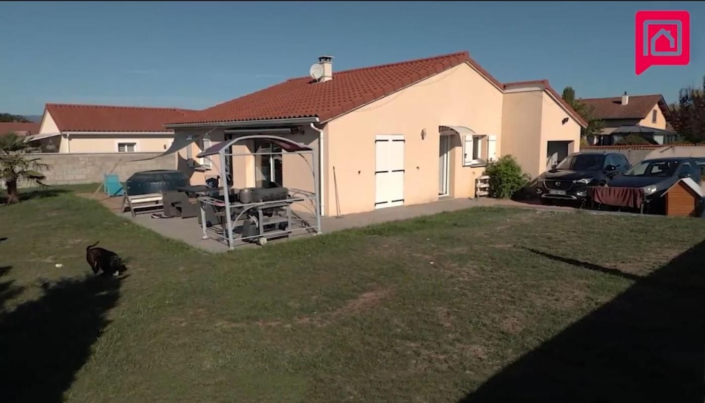 Villa Villerest 4 pièce(s) 92 m2 TERRAI/855M2 ,PRIX /266000