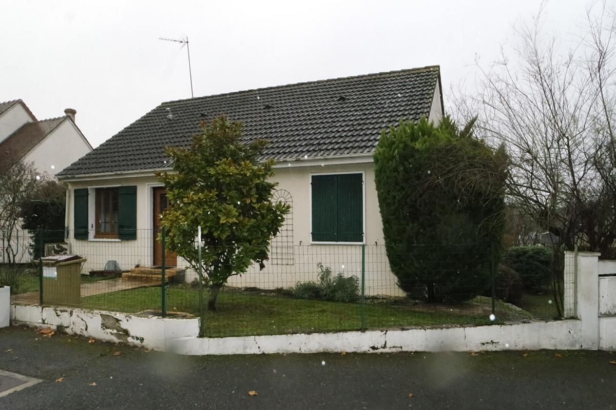 BOURGES MAISON DE PLAIN PIED 77M² SOUS SOL JARDIN