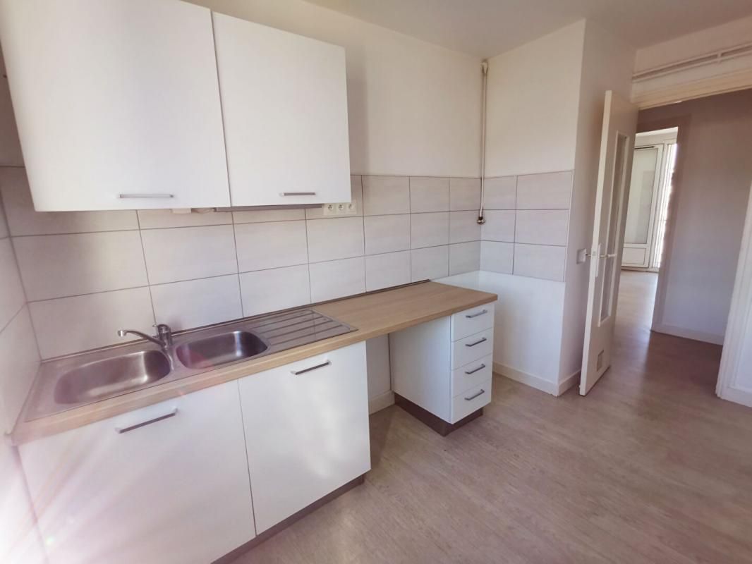 Appartement  Grenoble 3 pièces 56 m2