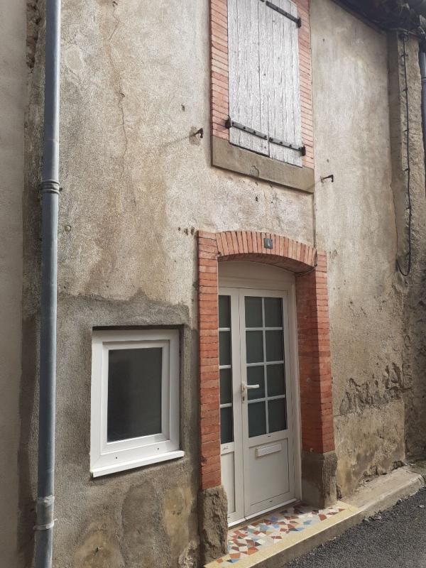 Maison de village à rénover avec cour et terrasse