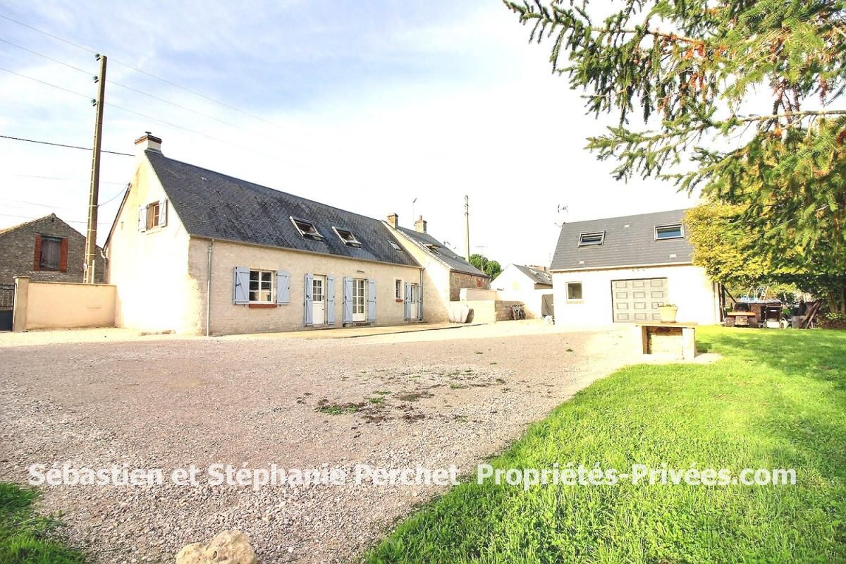 Longère 4 chambres sur 4600 m2 de terrain