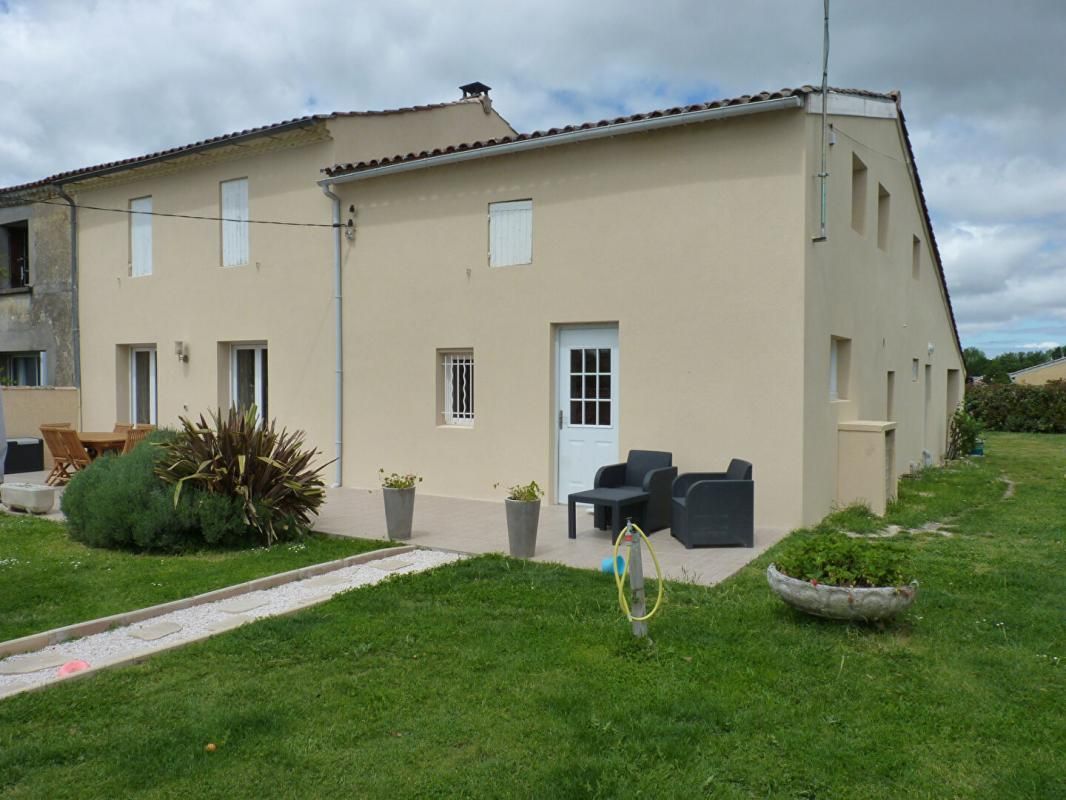 Grande maison familiale de 195M2 avec garage et grange sur terrain clôt