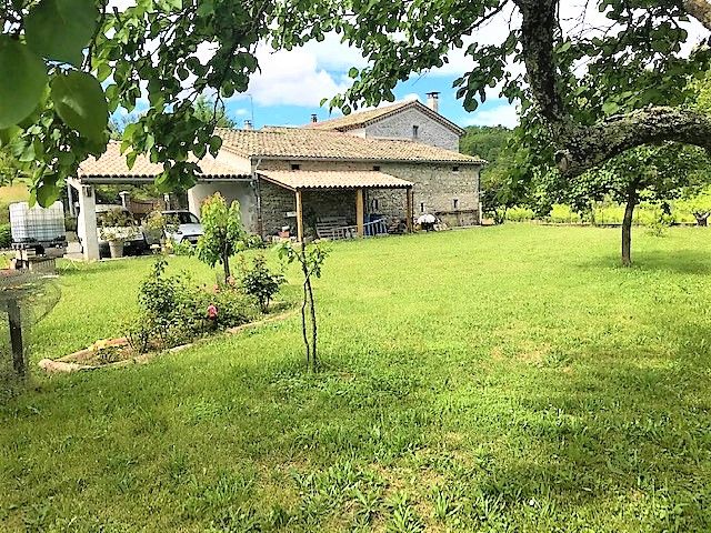 ST ANDRE DE CRUZIERES. Maison ancienne en pierre 108 m2 sur 1410 m2 terrain clos