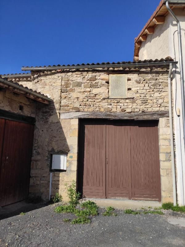 GRANGE à CHAURIAT ( 63117 ) 52 m2