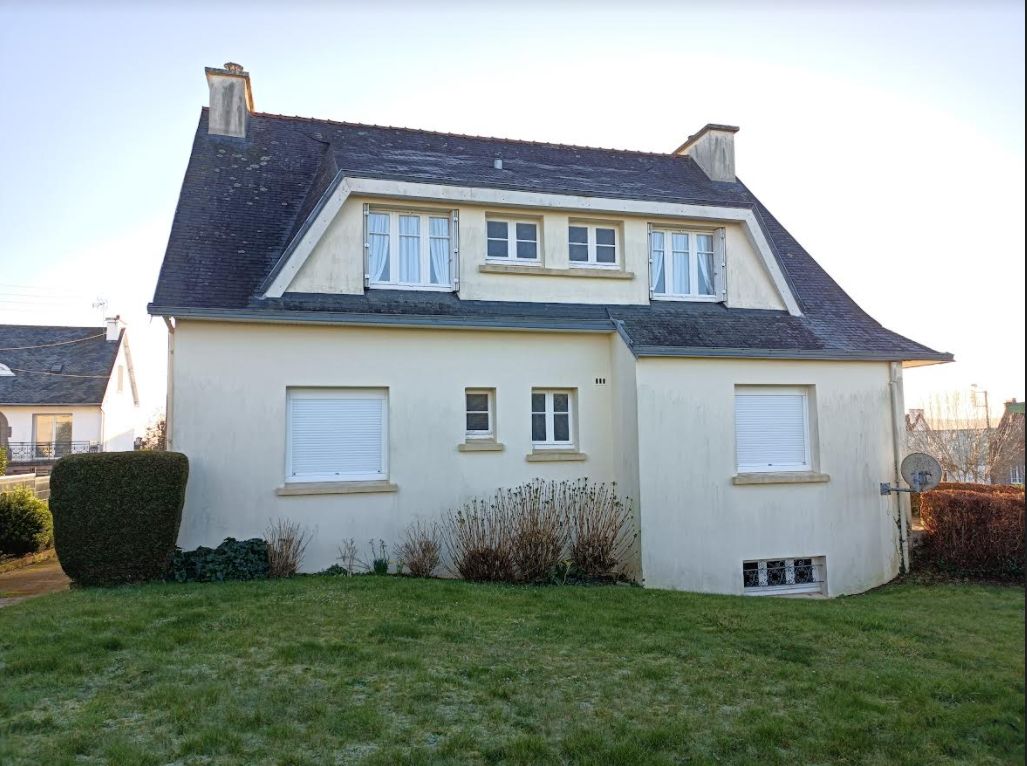 29520 Châteauneuf du Faou maison familiale 6 chambres bureau sous-sol 700 m² de terrain
