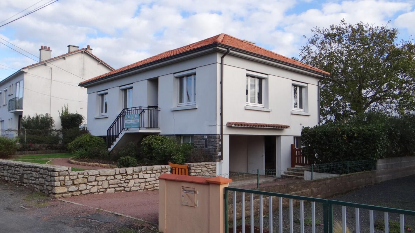 Maison Gorges 5P . 3 CH . 81 M² . T 549 M² . Sous sol . Garage