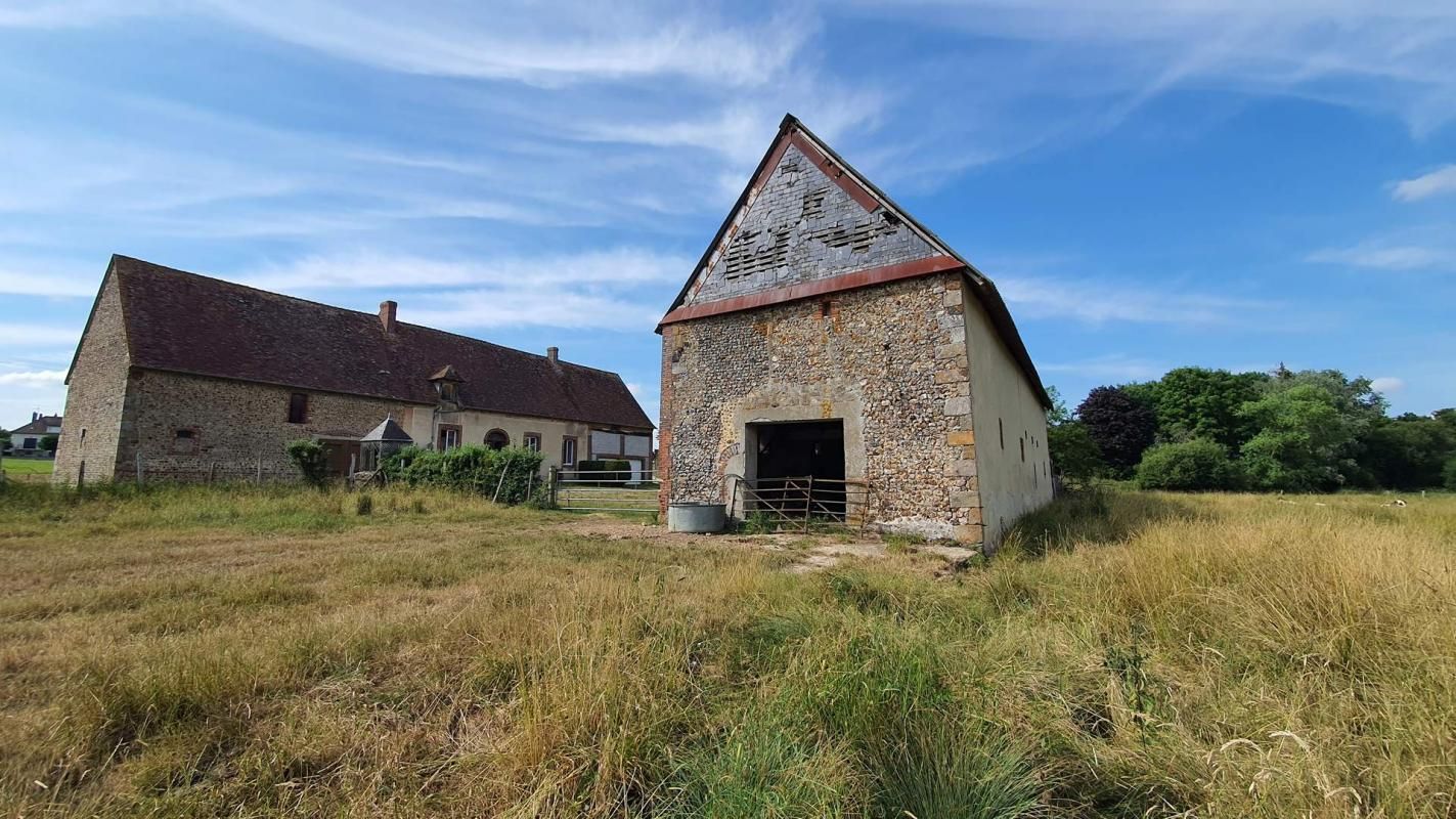L' AIGLE proche 61300 Longère en pierres 5 pièce(s), dépendances, terrain 72.126 m²