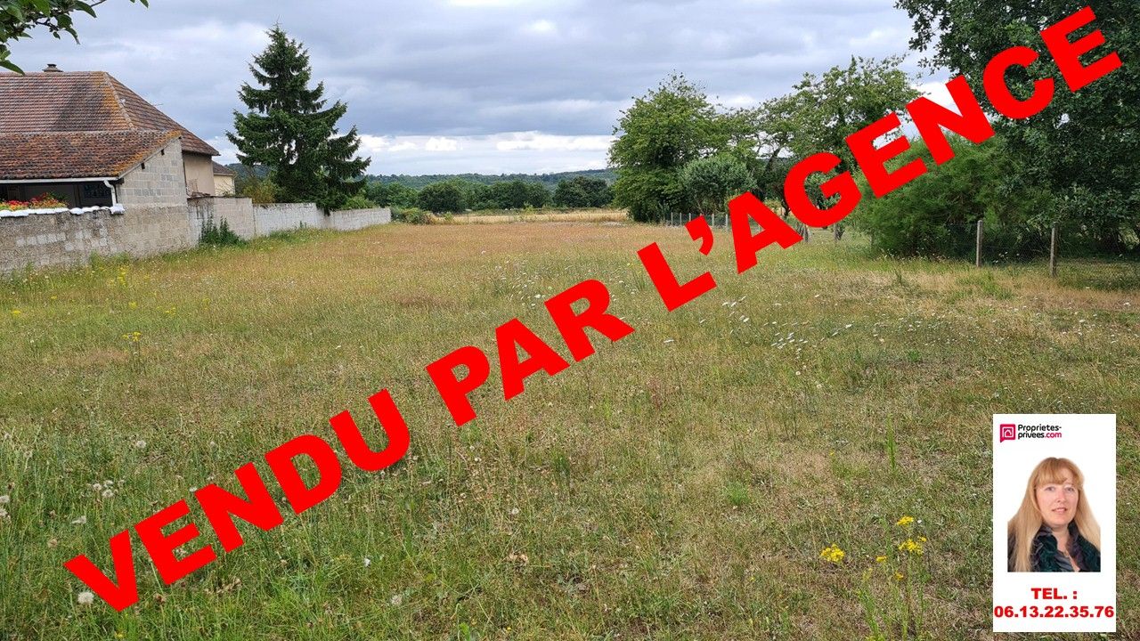 Terrain à bâtir d'environ 1.950 m2 à Courcelles Sur Seine