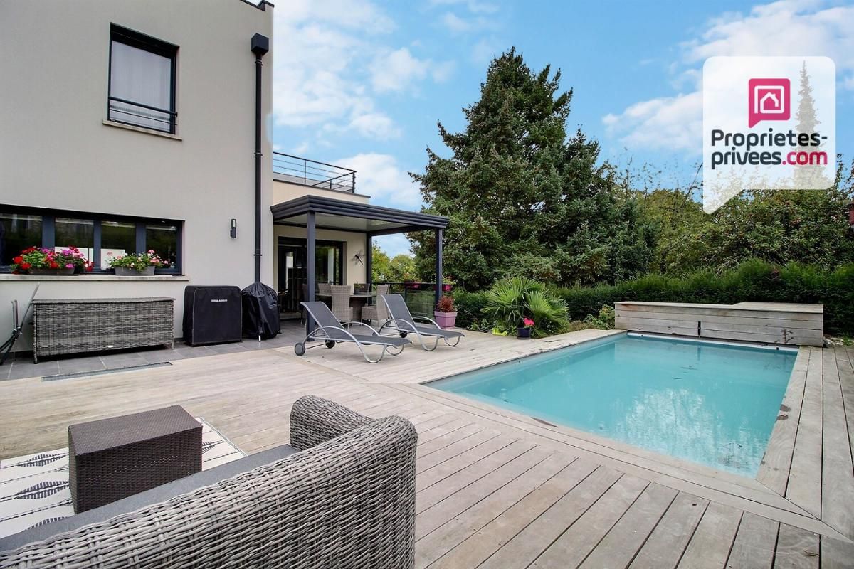 MAISON CONTEMPORAINE 9 PIECES - PISCINE