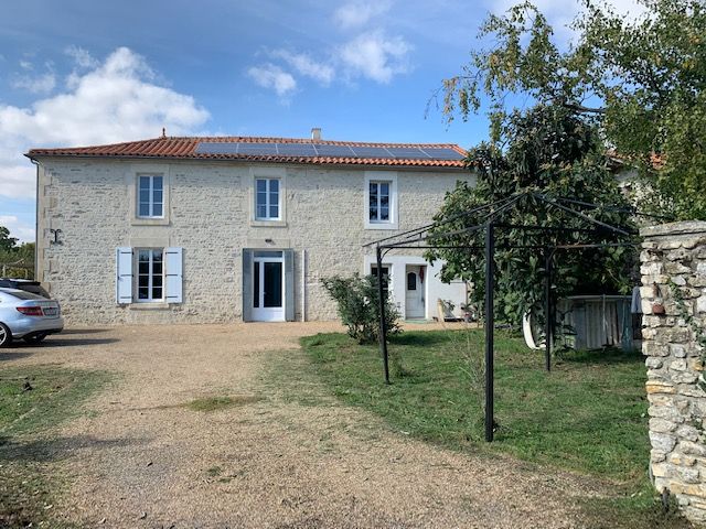 Maison Marsais Ste Radegonde 8 pièce(s) 170 m2