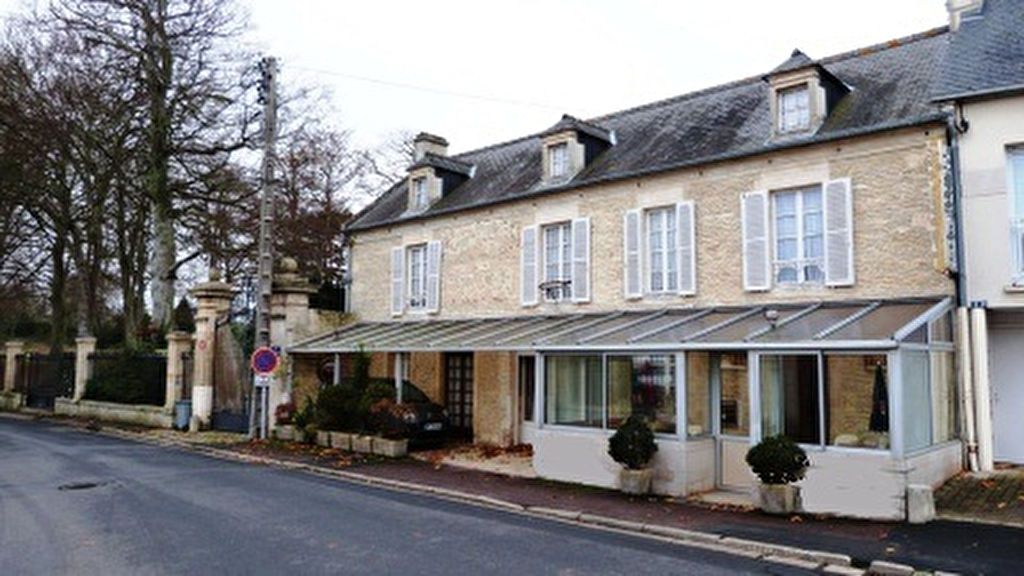Maison -  178 m2 - 9 pièces - 6 chambres