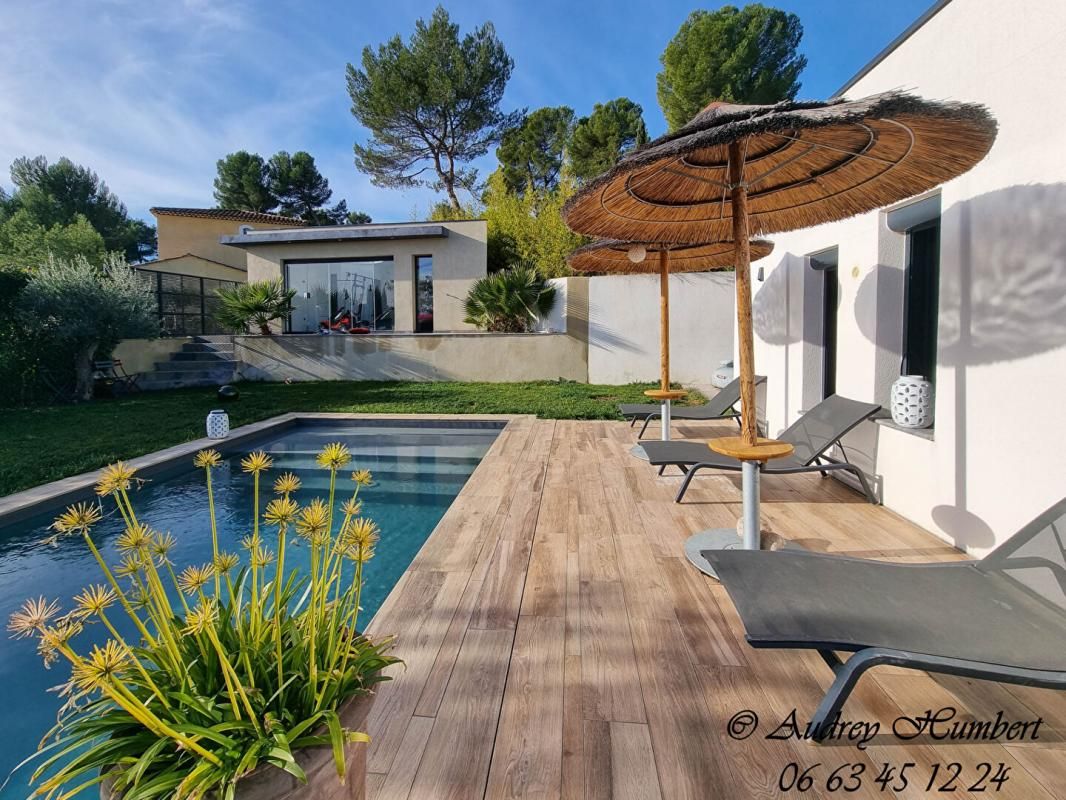 EXCLUSIVITE à MANOSQUE, VILLA CONTEMPORAINE  avec jardin et piscine