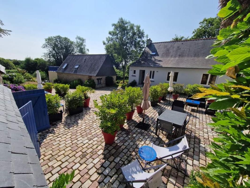 COMBRIT STE MARINE 29120  Propriété de charme (4 maisons)