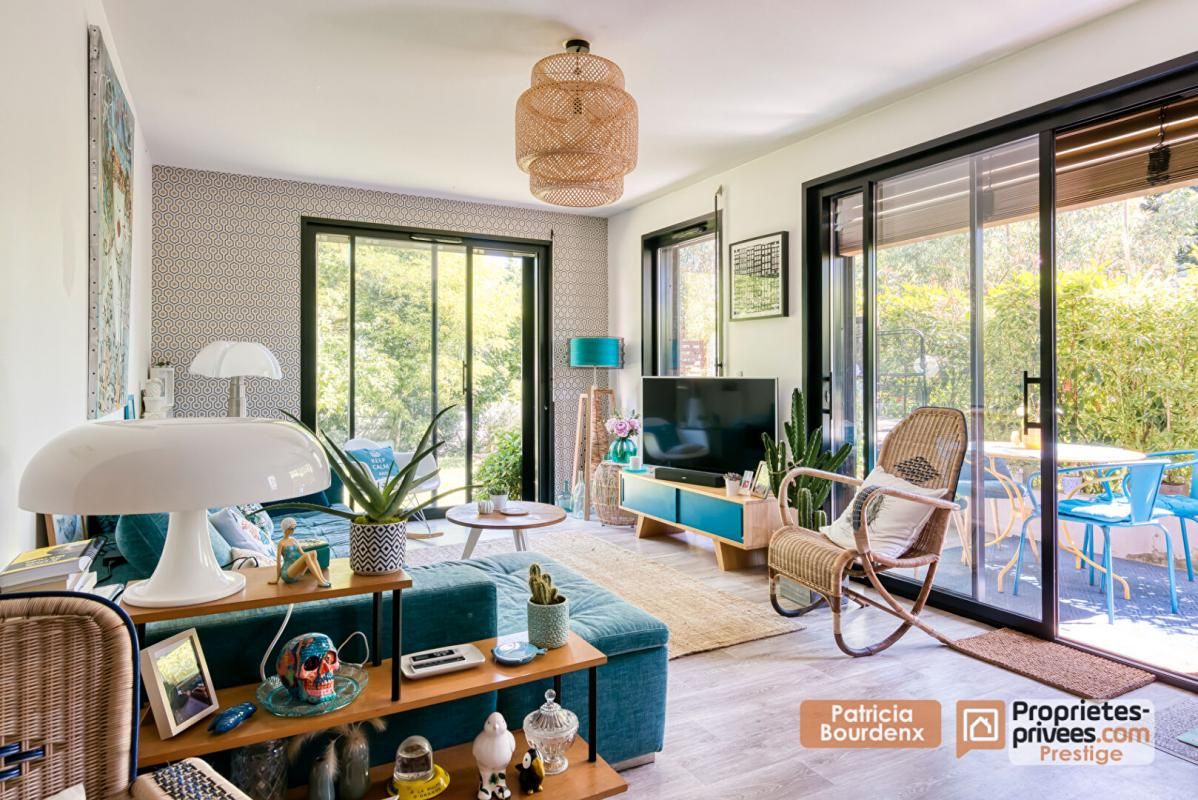 BORDEAUX-CAUDERAN Appartement trois chambres terrasse et parking