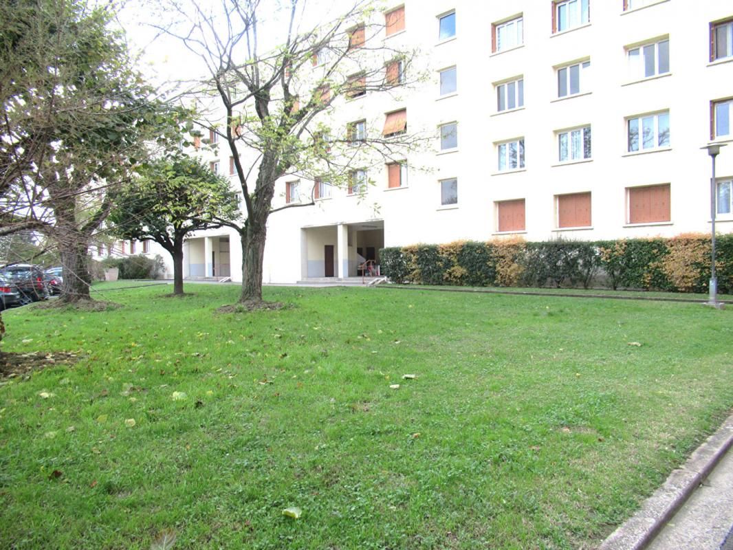 Appartement Venissieux 3 pièce(s) 56 m2