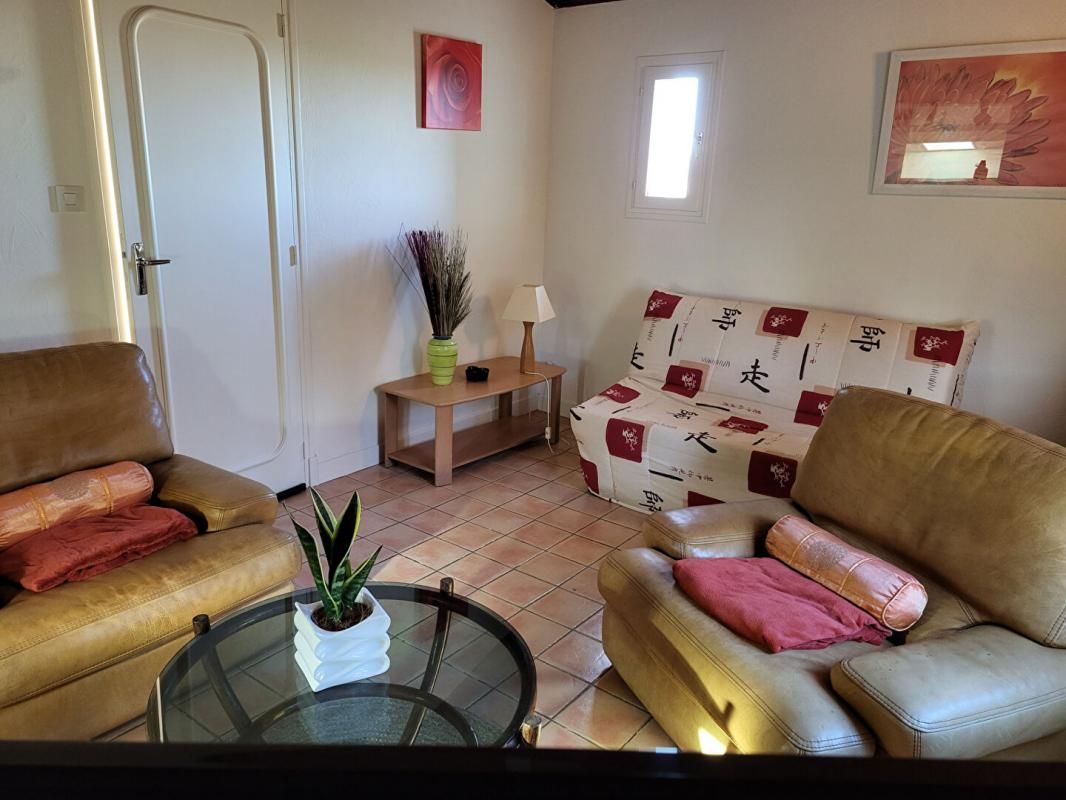 APPARTEMENT à Rochefort Du Gard 2 pièces de 43 m2