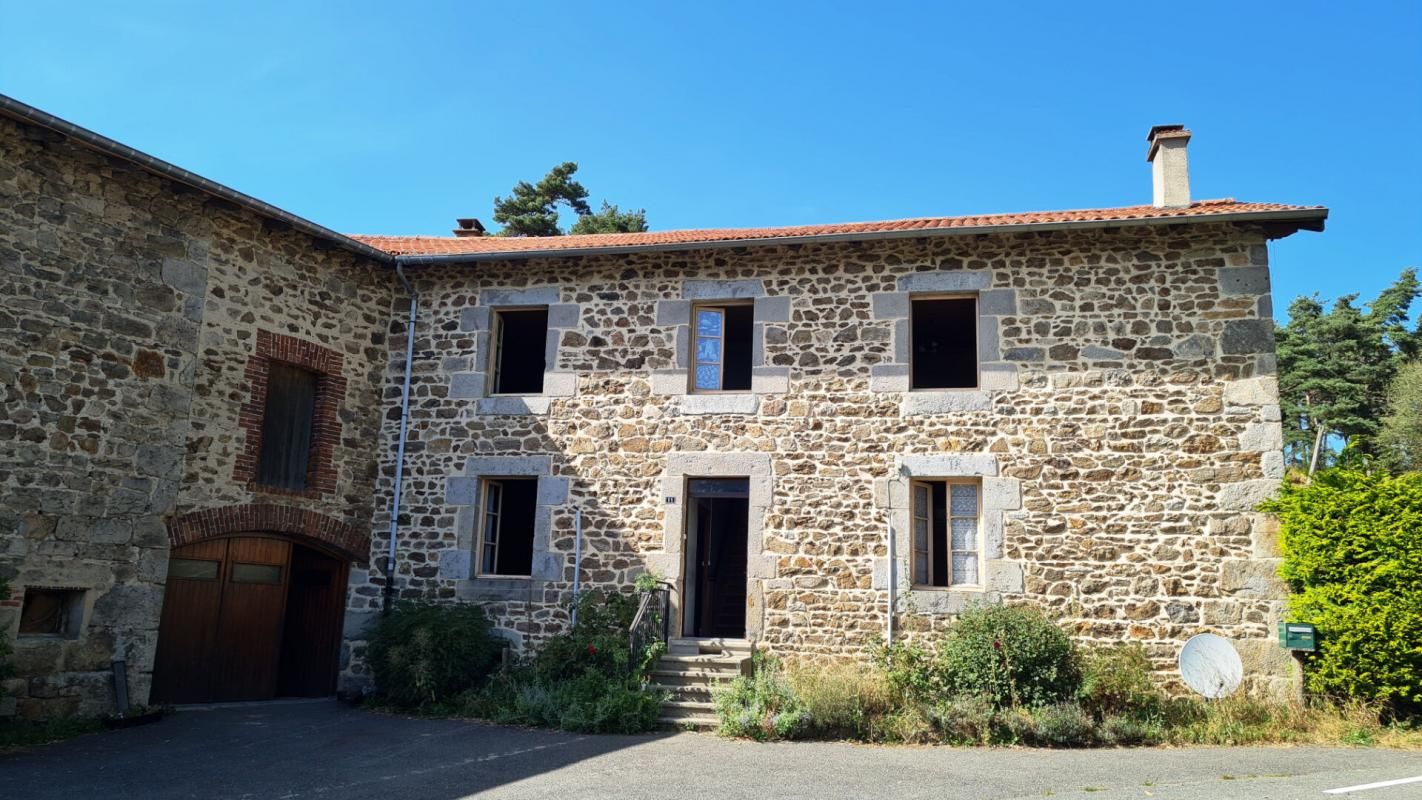 RARE sur ce SECTEUR corps de ferme à rénover  3 chambres135m² sur environ 1800m² de terrain