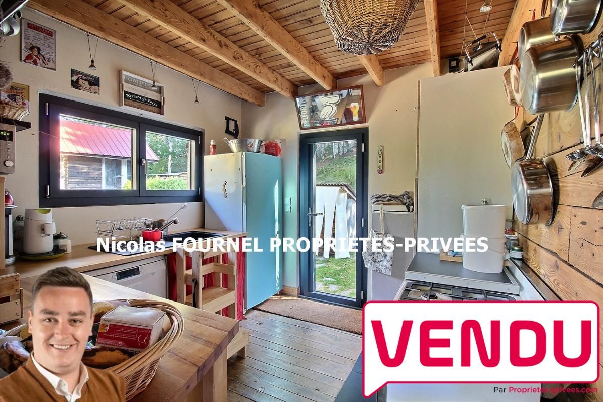 ***SOUS COMPROMIS***  Graix 42220 maison type chalet sous-bassement pierres de pays environ 80m² habitables  chambres, garage sur environ 2500 m² de terrain