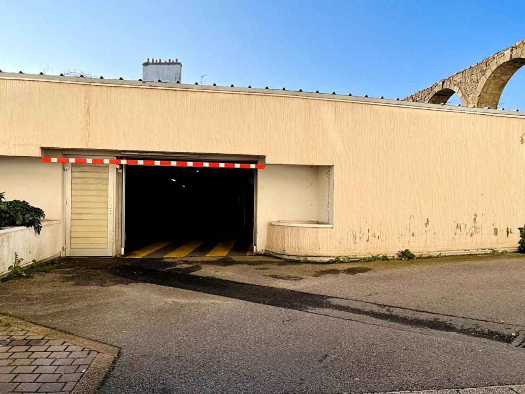 GARAGE FERME A VANNES EN CENTRE VILLE RUE HOCHE