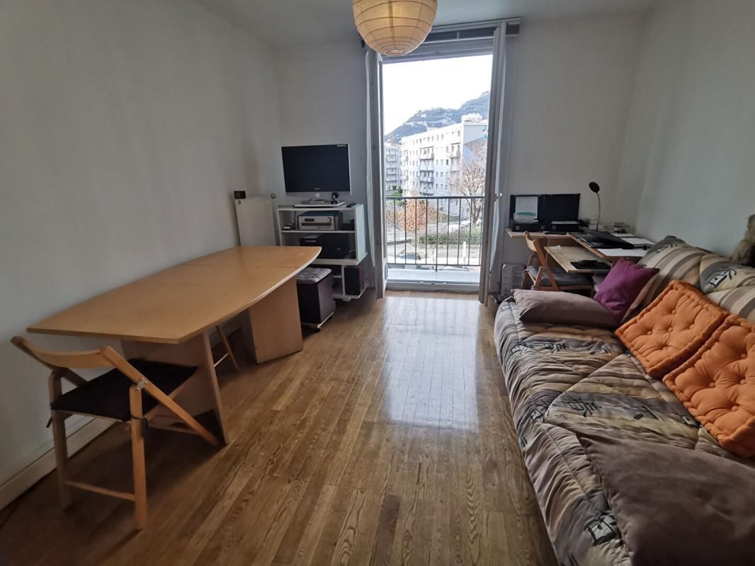 Appartement Grenoble 3 pièces env 56 m2 secteur VALMY