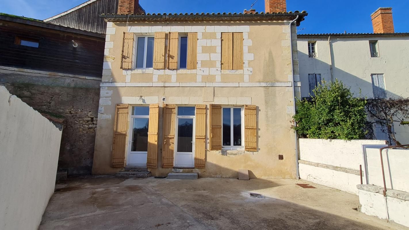 Maison de ville Mussidan 24400 / 2 appartements  80 m² et 90 m2 terrasse