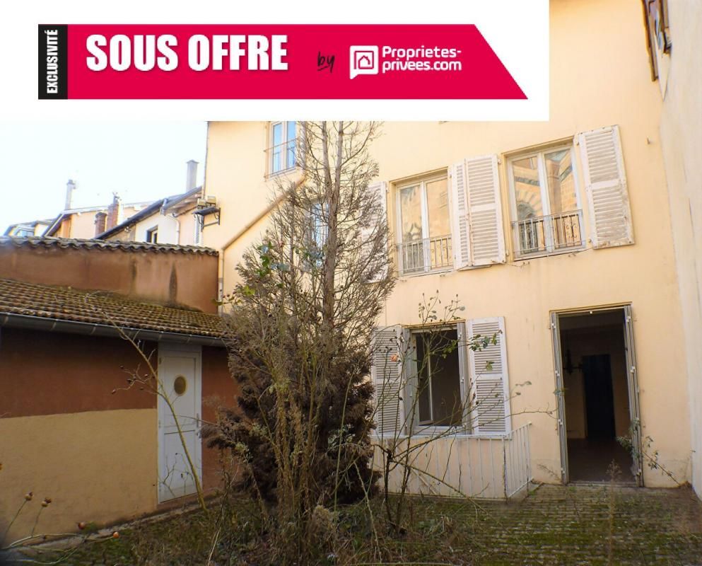 Immeuble Thizy Les Bourgs 9 pièce(s) 220 m2 85 000