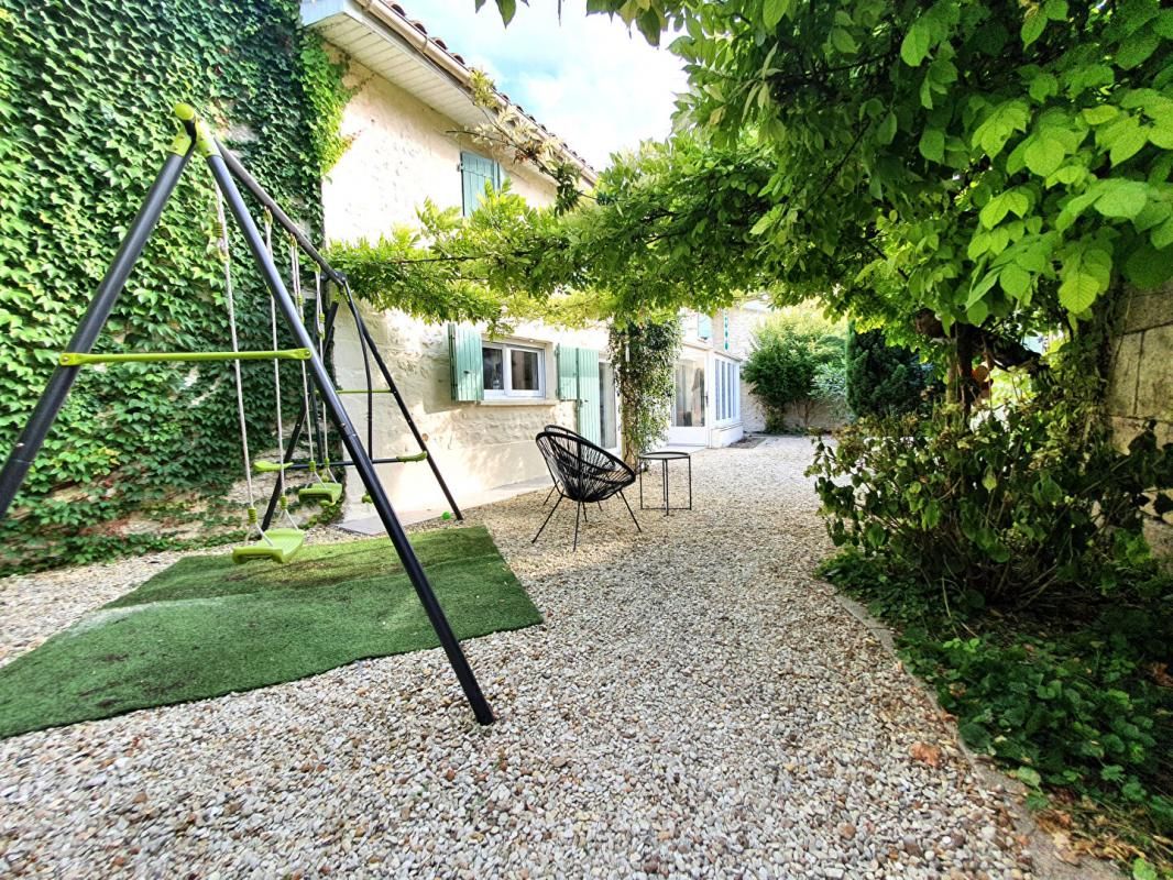 Maison Chateauneuf Sur Charente 5 pièce(s) 110 m2