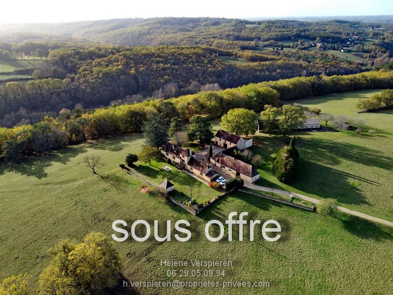 Maison Le Buisson De Cadouin 9 pièce(s) 5 chambres+ de 30 ha de terrain