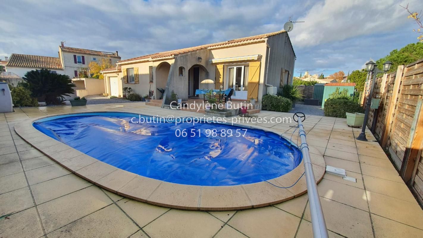 Villa plain pied  avec piscine et 2 garages